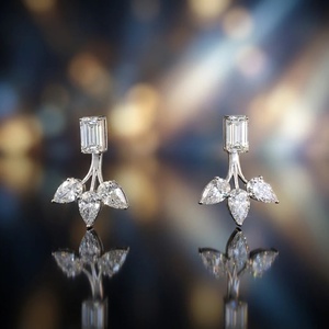 Boucles d'oreilles en diamant émeraude et poire deux-en-un - Or 9k, 14k, 18k - Product Image 1