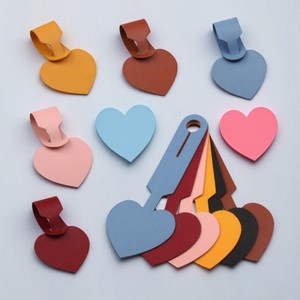 Étiquette de <span class=keywords><strong>bagage</strong></span> en cuir PU avec impression de soie créative en forme de cœur, étiquette de <span class=keywords><strong>bagage</strong></span> pour <span class=keywords><strong>avion</strong></span>, étiquette de contrôle d'enregistrement - Product Image 2