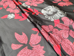 Tissu satiné imprimé doux et lisse 100% polyester multicolore pour filles, travaux manuels, couture, robe de mariée, design brillant et décoration - Product Image 4