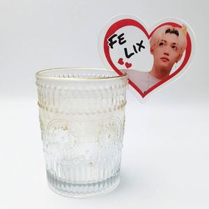 Venta al por mayor de dijes decorativos de acrílico impermeables con imagen de ídolos Kpop, personalizables en tamaño y grosor, para crear tu propio diseño. - Product Image 2