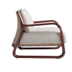 Fauteuil scandinave en lin blanc avec dossier en rotin naturel et structure en bois pour un confort et un style élégants - Product Image 2
