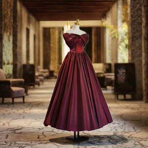Robe de soirée en satin bordeaux, longueur ras du sol, coupe trapèze, avec nœud sur le devant, pour occasions formelles - Product Image 2