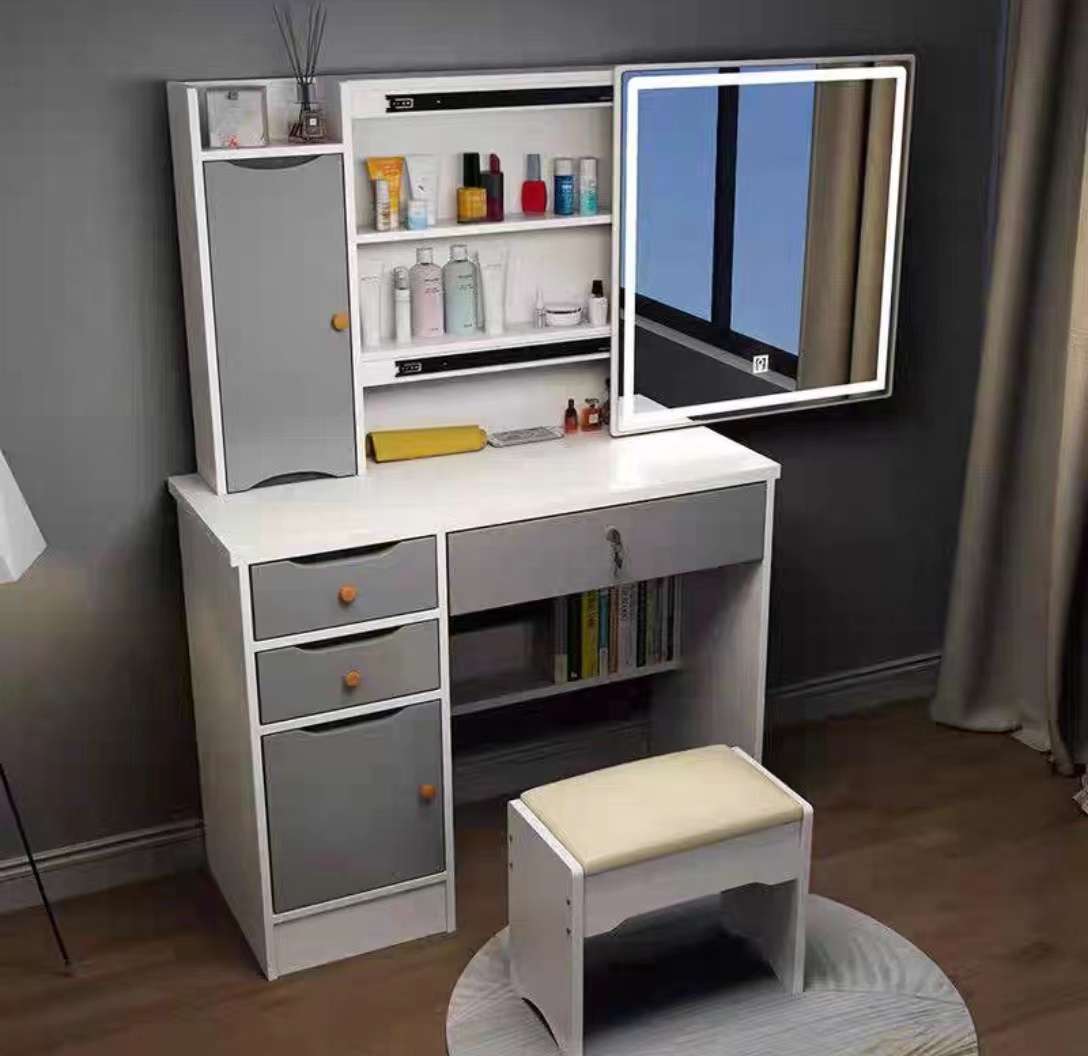 Blanco con color gris