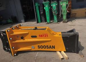 Martillo Hidráulico SB 121 de Calidad Premium, Tipo Caja, para Excavadoras de 28-35 Toneladas, Diámetro de Cincel de 155 mm, 1 Año de Garantía - Product Image 6