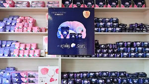 Organic Cotton Biodegradable Eco-Friendly Super Absorbent <strong>Thong</strong> <strong>Panty</strong> <strong>Liners</strong> and Sanitary Napkin Pads Feel Free! - Product Image 6