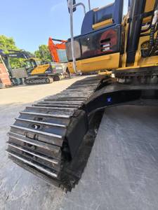 Excavatrice sur chenilles hydraulique CAT 320D2L d'occasion, 20 tonnes, excellent état de fonctionnement, faible nombre d'heures, prix compétitif pour la construction en Afrique - Product Image 4