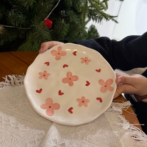 Venta al por mayor francés Retro Rosa Floral plato de cerámica diseño de corazón femenino Venta caliente postre pastel joyería plato - Product Image 2