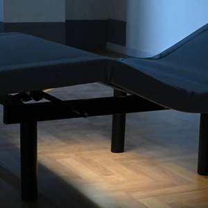 Đế Giường Điều Chỉnh Điện Điều Khiển Từ Xa Không Dây Có Sẵn Ở Mỹ Có Cổng Sạc Usb - Product Image 2