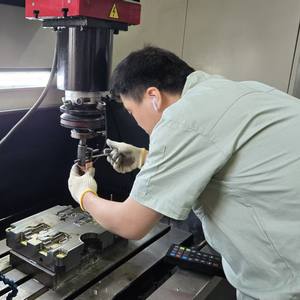 عالية الدقة مخصصة أجزاء صب المعادن الدقة خدمة الصب يموت قوالب الألومنيوم تصميم مخصص قوالب - Product Image 4