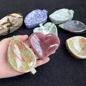 Sculpté à la main Unakite Quartz cristal coeur lune bol méditation cristal naturel feuille forme bol - Product Image 2