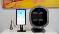 Analyseur de peau intelligent Scanner facial 3D AI Analyseur de cuir chevelu de cheveux Utilisation en salon à domicile Test d'humidité UV haute définition Diagnostic sans fil