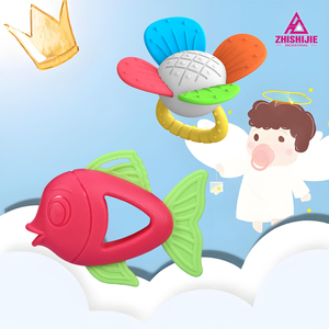 <span class=keywords><strong>Hochet</strong></span> en plastique <span class=keywords><strong>personnalisable</strong></span> pour bébé, jouet de dentition sensoriel le plus récent avec fonction musicale, vente en gros - Product Image 2