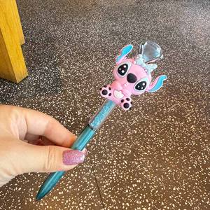 Stylo à bille de haute définition en métal, design mignon de dessin animé, style anime, personnage extraterrestre créatif, décorations en diamant - Product Image 4