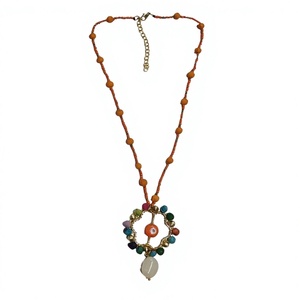 Collar Gargantilla Bohemio con Cuentas y Baño de Oro, Colgante de Piedras Coloridas, Diseño Circular Hecho a Mano, Joyería Unisex, Accesorio de Moda - Product Image 1