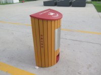 Nouveau design, poubelle latérale pour animaux de compagnie, station d'élimination des déchets demi-ronde, conteneur de déchets métalliques à ouverture latérale
