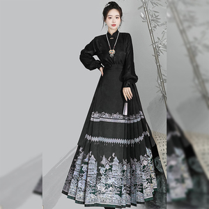 Abito Tang da Donna per Uso Quotidiano, Stile Tradizionale Cinese con Stampa Floreale, Gonna a Faccia di Cavallo Realizzata a Mano da Artisti Cinesi, in Poliestere - Product Image 2