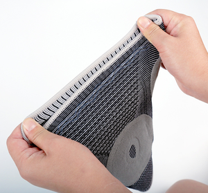 Funda de compresión de rodillera personalizada con almohadilla de gel de rótula y estabilizadores laterales para correr, desgarro de <span class=keywords><strong>menisco</strong></span>, alivio del <span class=keywords><strong>dolor</strong></span> de artritis - Product Image 6