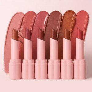 ลิปสติกเนื้อกำมะหยี่แบบแมตต์ 6 เฉดสี สำหรับขายส่ง แบรนด์ส่วนตัว เนื้อครีมเนียนละเอียด ติดทนนาน สวมใส่สบาย แต่งแต้มริมฝีปากได้อย่างมีสไตล์ - Product Image 2