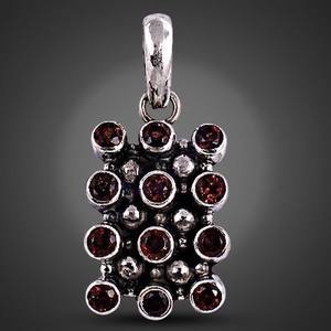 Art Palace - Colgante de Plata de Ley 925 con Baño de Oro y Granate, Diseño Religioso Hindú con Perlas, para Mujer, Regalo Festivo y Elegante - Product Image 3