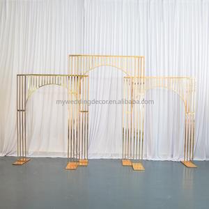 K26 Décorations de table de mariage modernes et durables de haute qualité, arche en métal doré de 90 cm avec support à fleurs pour accessoires de dîner aux chandelles - Product Image 2