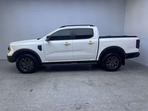 รถฟอร์ด เรนเจอร์ ไวล์ดแทรค ปี 2023 <span class=keywords><strong>รุ่น</strong></span> 4WD เกียร์อัตโนมัติ เบนซิน 5 ที่นั่ง รถกระบะ เทอร์โบชาร์จ R18 พวงมาลัยซ้าย จีเบน ออโต้ - Product Image 4