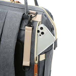 Borsa per pannolini <span class=keywords><strong>da</strong></span> viaggio per mamma in poliestere impermeabile all'ingrosso <span class=keywords><strong>zaino</strong></span> portatile <span class=keywords><strong>da</strong></span> esterno per neonate con <span class=keywords><strong>porta</strong></span> di ricarica USB - Product Image 4