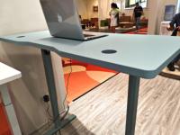 Plateaux de table de bureau en bois bleu MDF de 25 mm d'épaisseur, certifiés E0, modernes et personnalisés, ergonomiques, résistants à l'eau, bureau électrique à hauteur réglable automatiquement