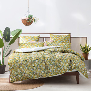 Popular Three-Piece <strong>Reactive</strong> Printed Polyester Bedding Set Includes Pillowcase and Quilt Cover for Home Bedroom Hotel Use - Product Image 5