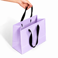 Sacs en papier de luxe haut de gamme avec poignées pour chaussures et vêtements, emballage cadeau écologique pour boutiques, motif personnalisé doré