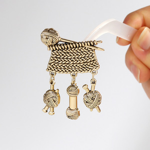 Broche Retro de Lana Tejida, Accesorio de Ropa, Jeans, Traje con Cintura Ajustada, Insignia Metálica Decorativa - Product Image 1