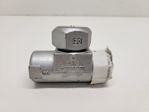Piège à eau PLC neuf, stock ancien, 1/2 pouce, CD-33, produit sous garantie - Product Image 1