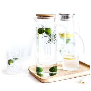 Pichet en verre d'eau chaude avec filtre personnalisé avec passoire - Product Image 1