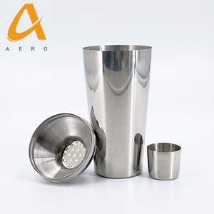 Outil de Bar en métal personnalisé <span class=keywords><strong>Martini</strong></span> mélangeur de Cocktail Shaker <span class=keywords><strong>bouteille</strong></span> de 700ML en acier inoxydable Cobbler Shaker - Product Image 4