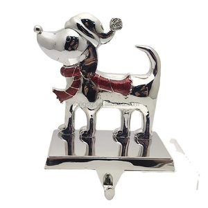 Sang Trọng Chrome Mạ Kẽm Hợp Kim Con Chó Thả Móc Áo <span class=keywords><strong>Snoopy</strong></span> Phong Cách Với Chiếc Khăn Màu Đỏ Cho Lò Sưởi Lò Sưởi Móc Trang Trí Kỳ Nghỉ - Product Image 1