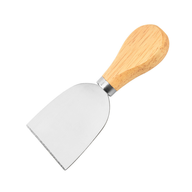 Pelle à manche en bois