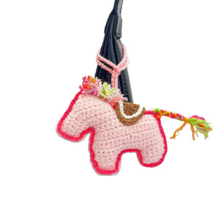 Llavero Colgante de Ganchillo Manual con Diseño de Caballo Pequeño de Dibujos Animados, Tejido, para la Buena Suerte, Prosperidad y Buenos Eventos, Venta Directa de Fábrica Peanut - Product Image 1