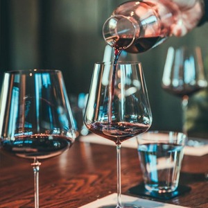 Copa de Vino de Lujo Europea, Soplada a Mano, 550 ml, Color Borgoña, Borde Ultrafino, Cristal sin Plomo, con Tallo, para Degustación de Alta Gama - Product Image 4