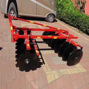 Tractor de maquinaria agrícola Grada de discos compensada de servicio medio de acero 65mn montada en tres puntos - Product Image 4