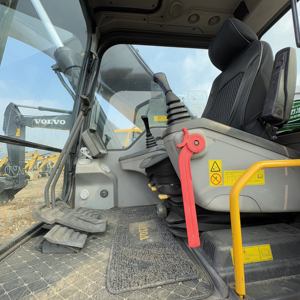 Excavadora de Orugas Volvo EC250DL/EC250CN4/EC230DL Usada, 25 Toneladas, Alta Eficiencia de Combustible, Motor Deutz Etapa V, Bomba - Product Image 2