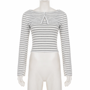 Conjunto de Dos Piezas de Camiseta y Cárdigan Corto con Botones y Rayas Grises y Blancas para Otoño e Invierno - Product Image 6