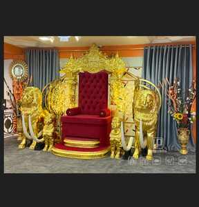Deluxe trono del re in legno intagliato a mano con 4 teste di leone d'oro sedile del trono <span class=keywords><strong>della</strong></span> <span class=keywords><strong>regina</strong></span> in legno massello per l'arredamento del soggiorno - Product Image 1