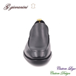 Chaussures habillées en cuir noir de luxe de haute qualité, personnalisables avec logo et design sur mesure, pour hommes professionnels, idéales pour le bureau et les mariages. - Product Image 3