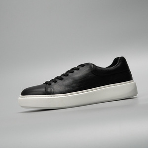 Chaussures de marche pour hommes en cuir véritable, confortables, durables, respirantes, anti-odeurs, sportives, tendance, faites à la main, de haute qualité, à lacets. - Product Image 2