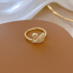 Anello Nuziale con Cigno in Cristallo e Strass, Regolabile, Semplice, con Incastonatura a Mano, Anello Giapponese per Coppie - Product Image 2