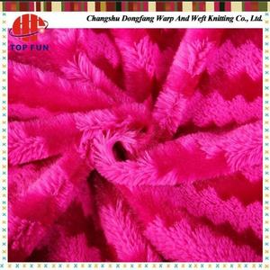 Usine personnalisé de haute qualité à poils bas tissu en <span class=keywords><strong>peluche</strong></span> 3D Plaid Jacquard fausse fourrure de lapin tissu en <span class=keywords><strong>peluche</strong></span> de couleur unie pour les vêtements - Product Image 5