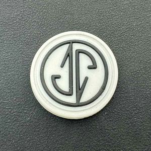 Patch en PVC souple 3D gaufré avec logo personnalisé, patch en caoutchouc PVC, logo personnalisé pour vêtements, fixation par crochet ou à coudre - Product Image 2