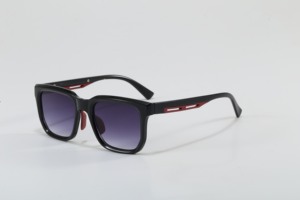 Gafas de Sol Unisex con Marco Grande, Protección UV400, Logotipo Personalizado y Protección Anti-UV, al por Mayor y a Bajo Precio - Product Image 3