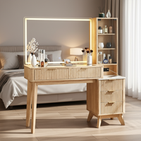 T4TREAM Coiffeuse de chambre moderne en chêne cannelé de 48 po avec miroir en verre de 36 po, 5 tiroirs, étagères réglables, station de charge et espace de maquillage