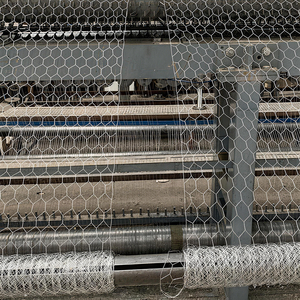 Gabion écologique perméable en maille, cage à gabions spéciale pour l'aménagement paysager des rivières, la <span class=keywords><strong>fixation</strong></span> des sols en pente et l'ingénierie de lutte contre les inondations - Product Image 3