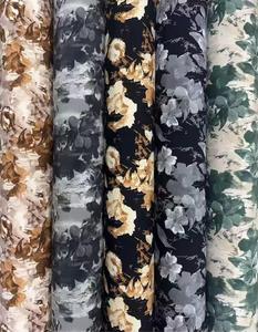 Tissu crêpe extensible dans les 4 sens à motif floral très vendu, 95% polyester, 5% élasthanne, pour robe femme, vêtements en stock - Product Image 1